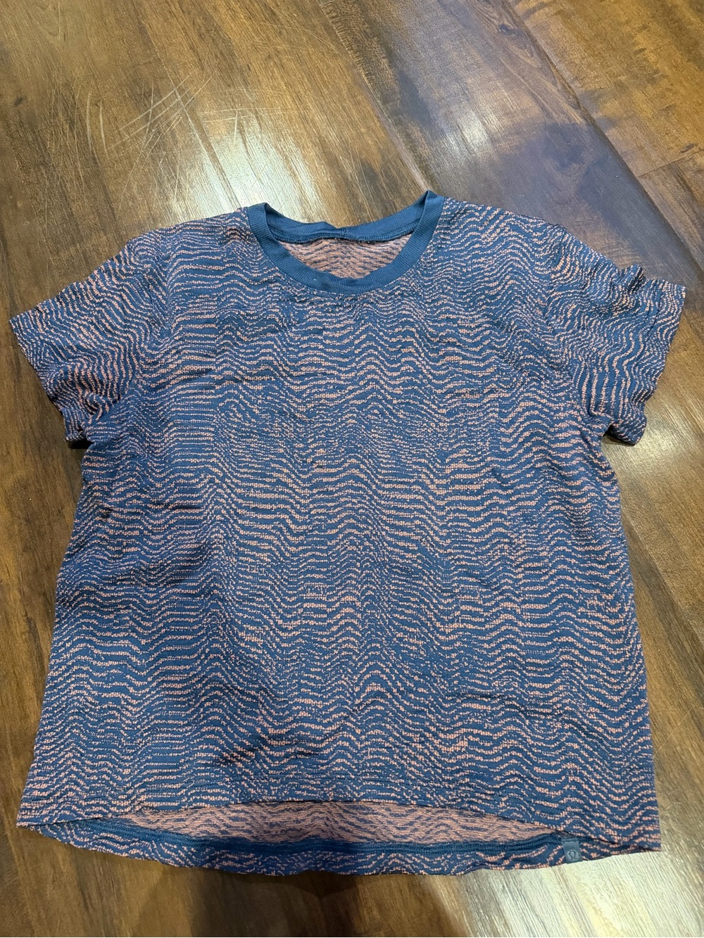 lululemon athletica Short Sleeve Tee in Navy & Coral